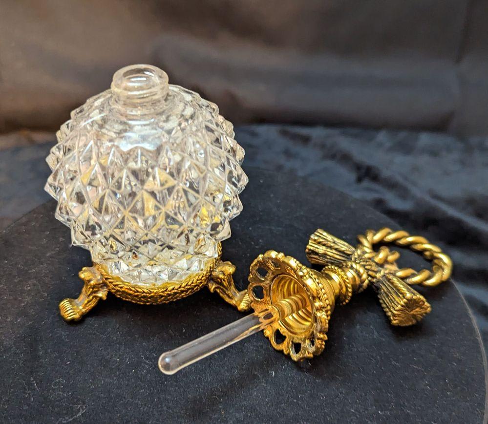 Vintage Perfume Bottle (2).jpg