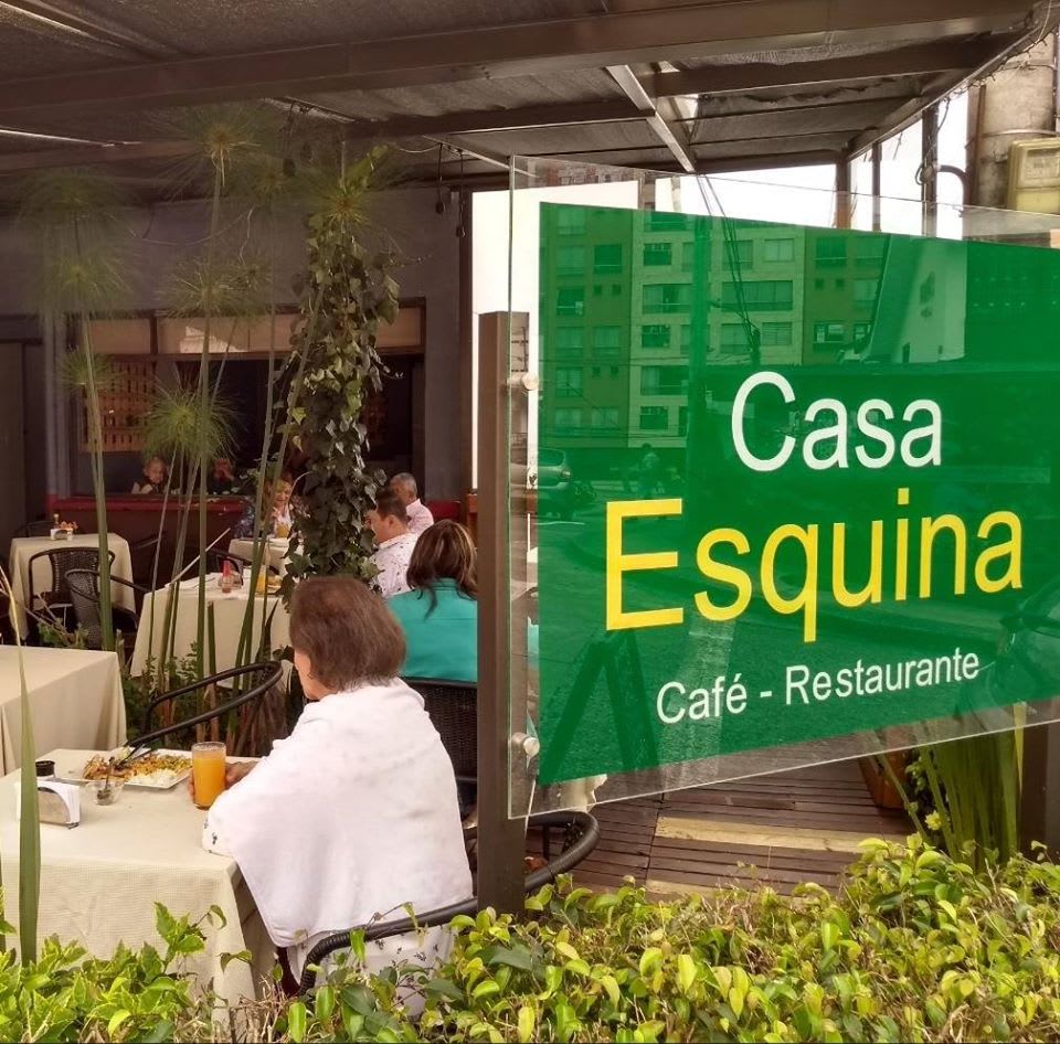 Casa Esquina logo