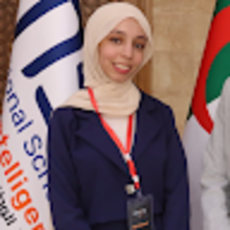 Nopok pozalarda yalangoch ayollar fotosuratlari