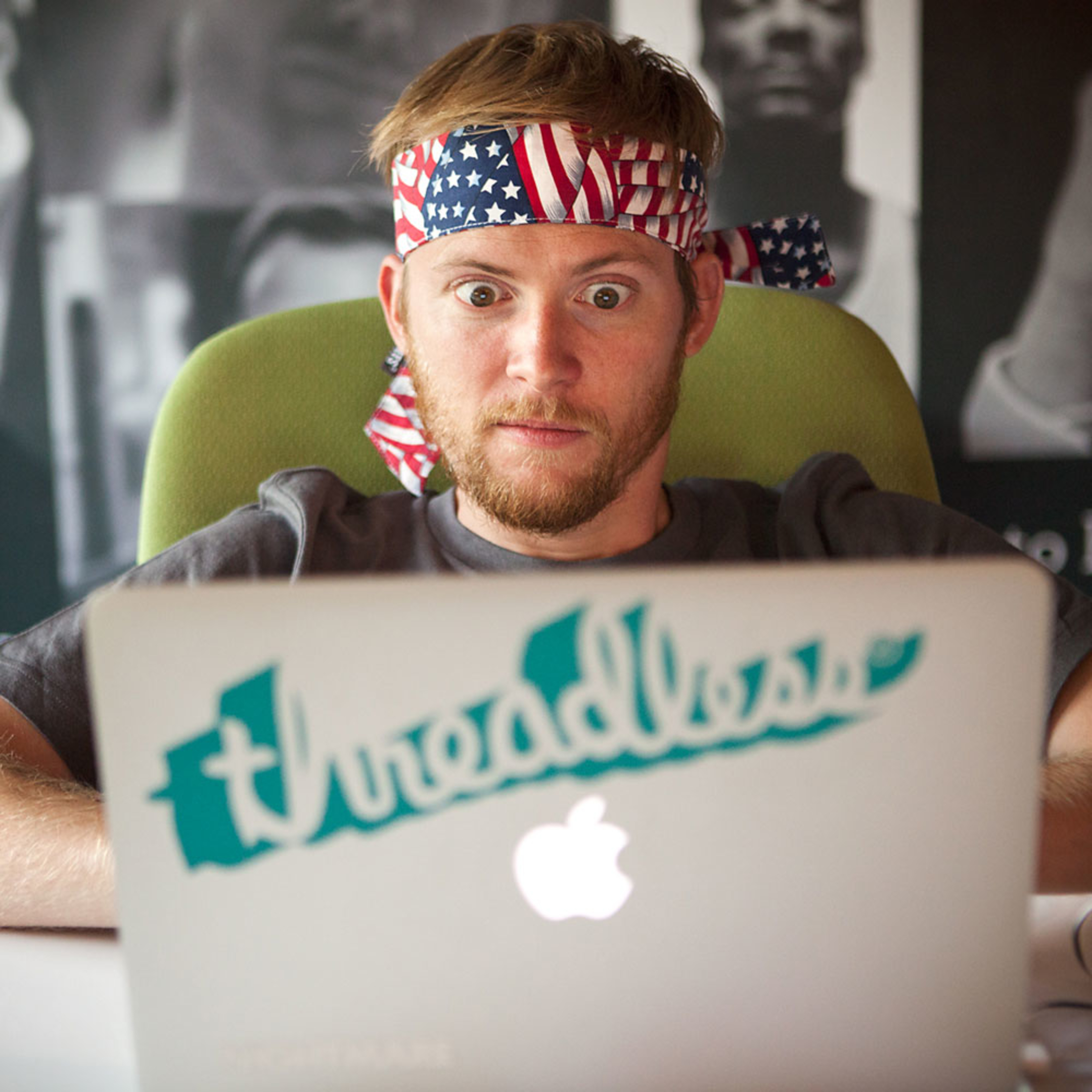 Threadless laptop shop