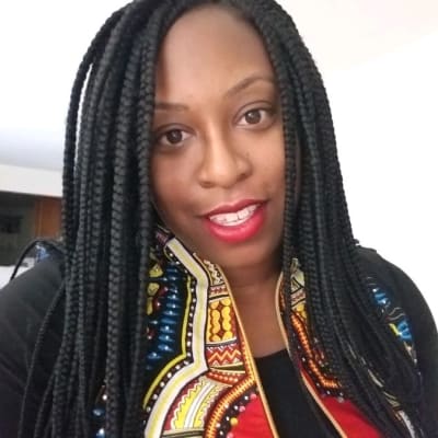 Whitney Akinolá (MuleSoft)