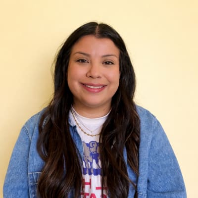 Kristen Piña Flores's avatar.'