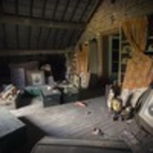 annas_dusty_attic