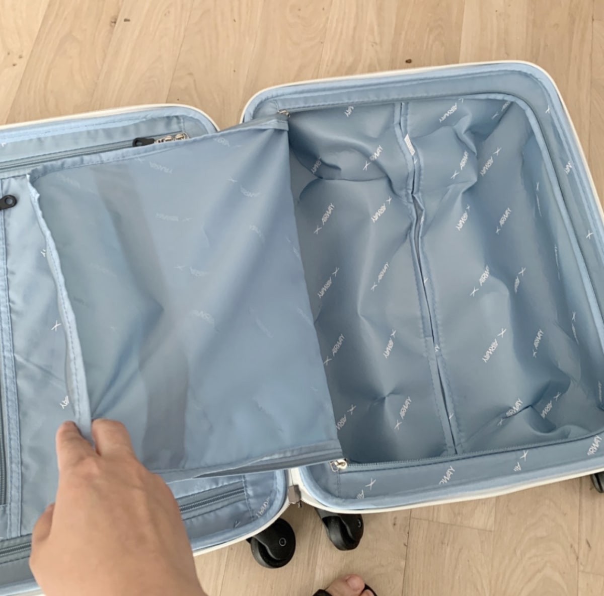 Best cabin bag for frequent travellers who travel with a laptop! It’s