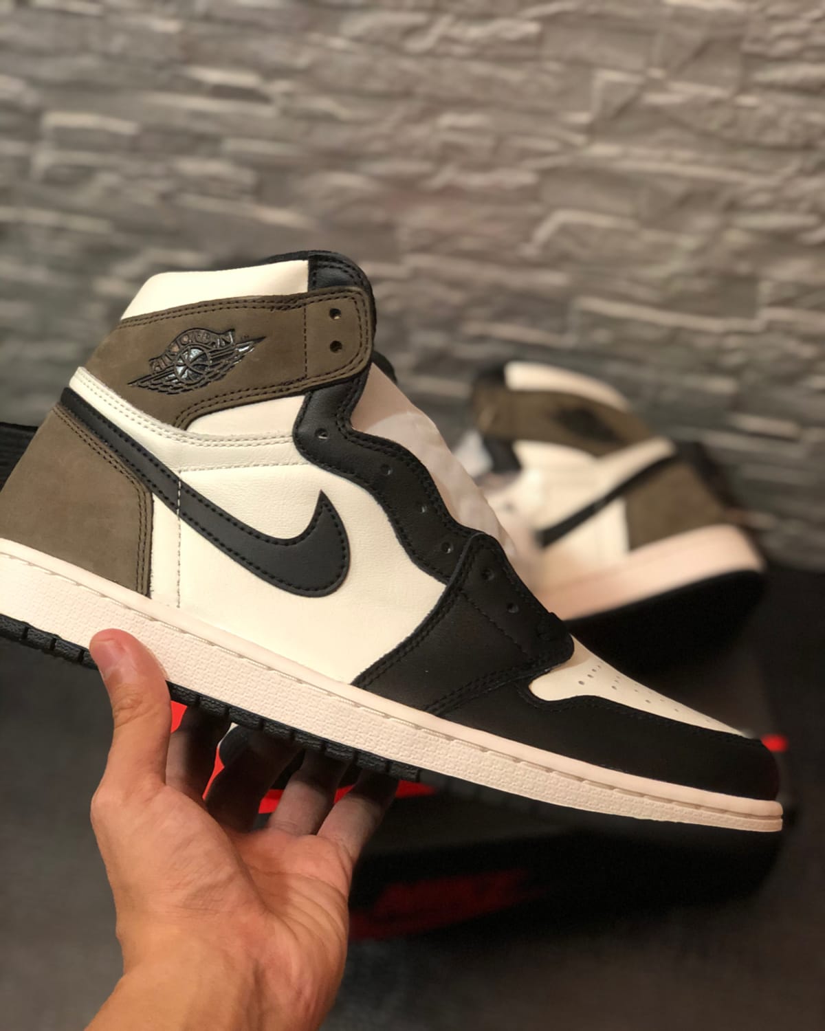 aj1 mocha where to buy