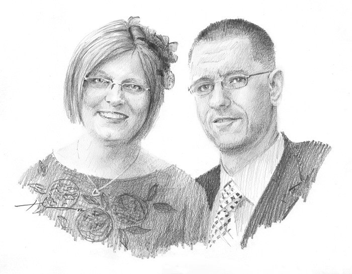 UK couple drawing from a photo by portrait artist Mike Theuer