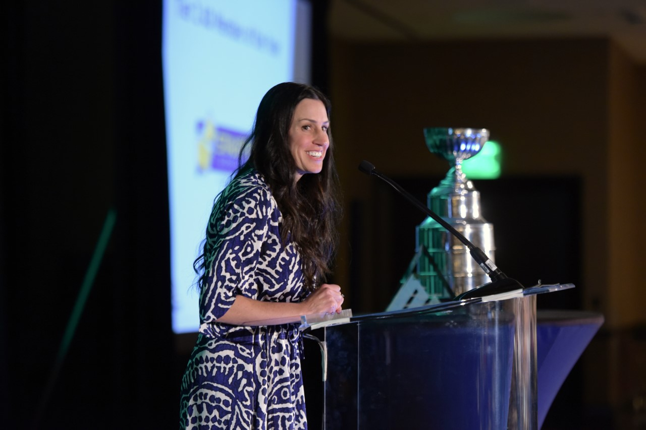 Kelly Stauffer accepting award