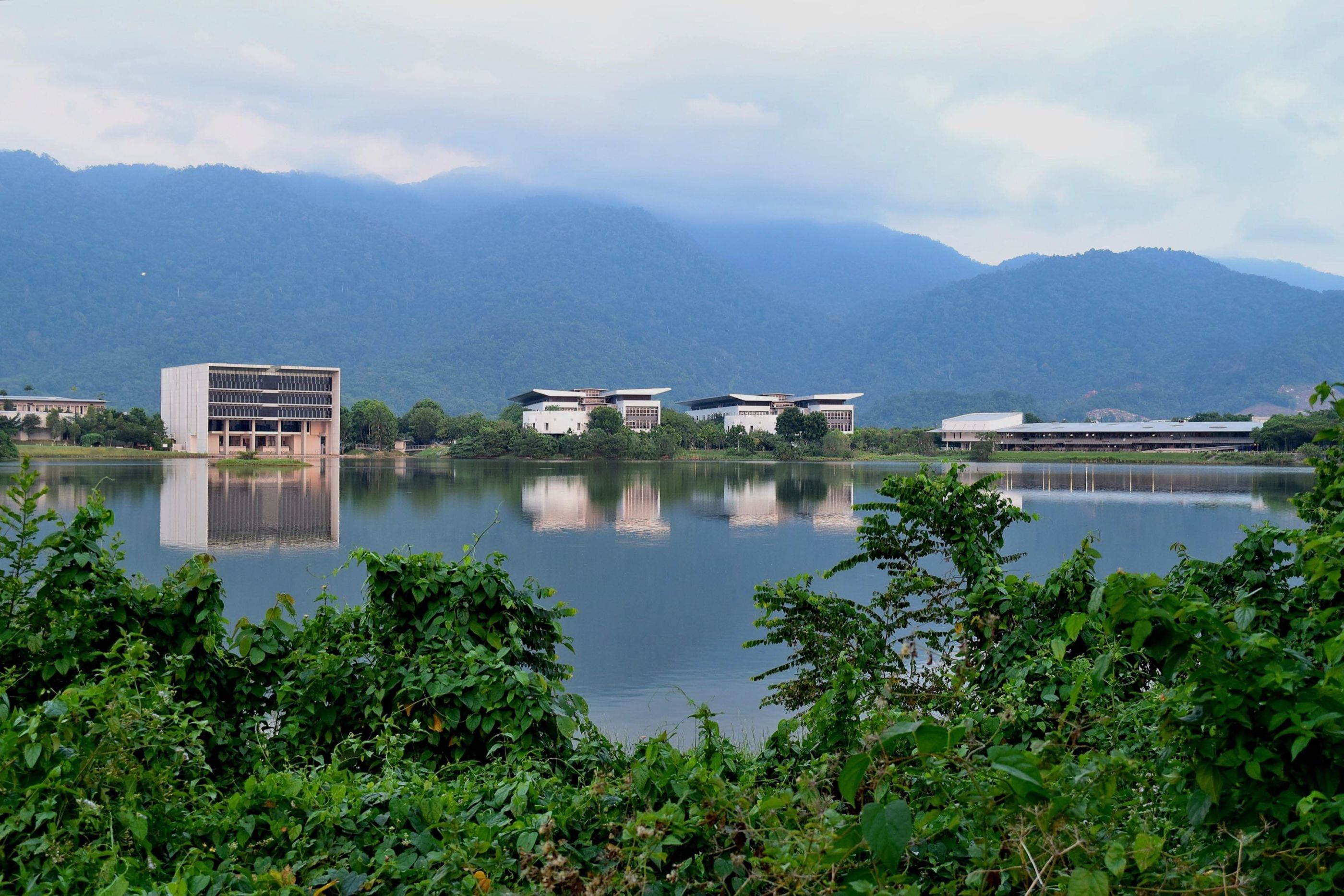 Top 6 Villas Beach Houses Resorts In Kampar Staylist