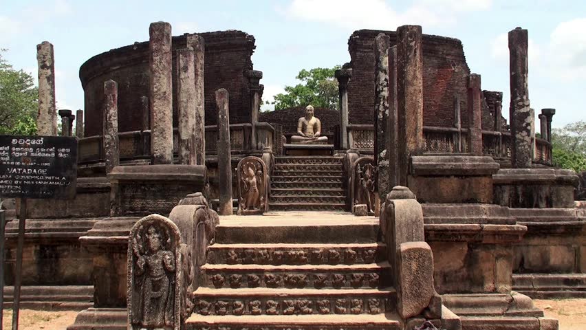 Hire a car and driver in Polonnaruwa