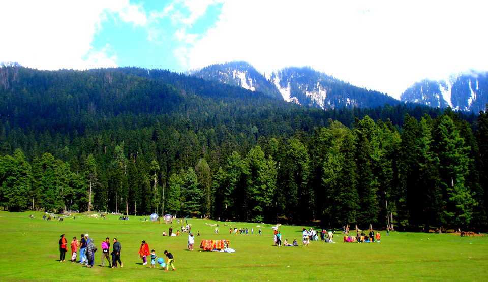 Hire a car and driver in Pahalgam