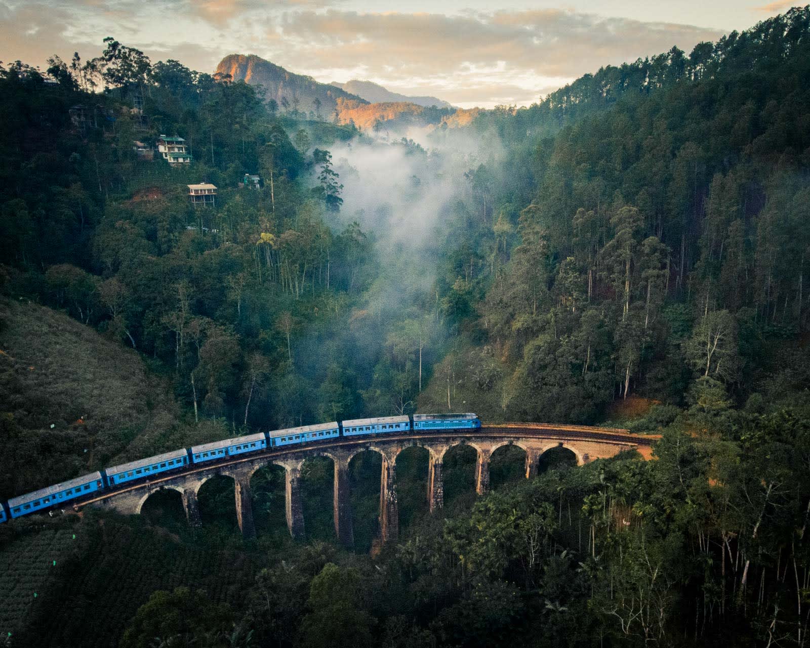 Hire a car and driver in Badulla