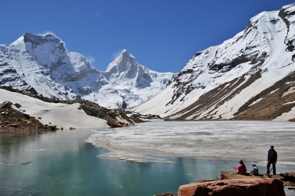 Hire a car and driver in Gangotri