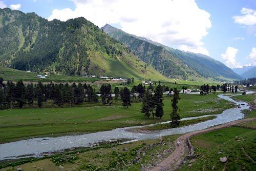 Hire a car and driver in Kishtwar