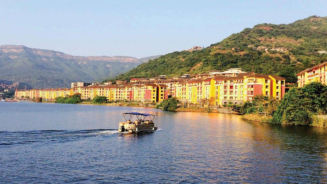 Hire a car and driver in Lavasa