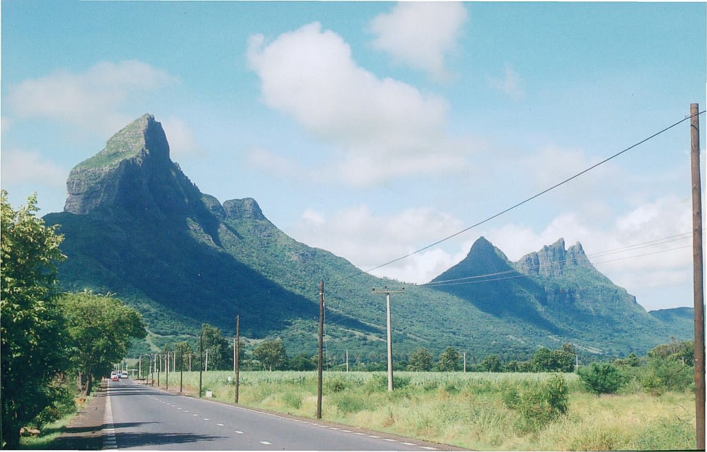 Hire a car and driver in Piton