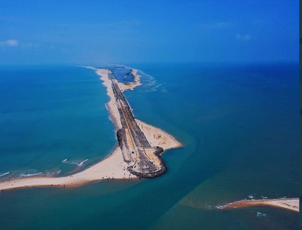 Hire a car and driver in Dhanushkodi