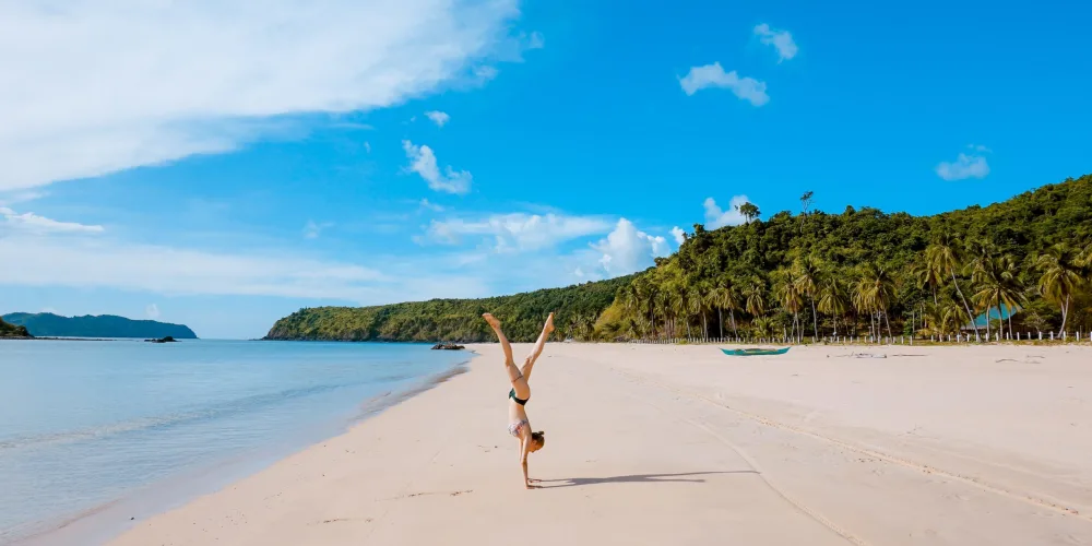 el nido white beach