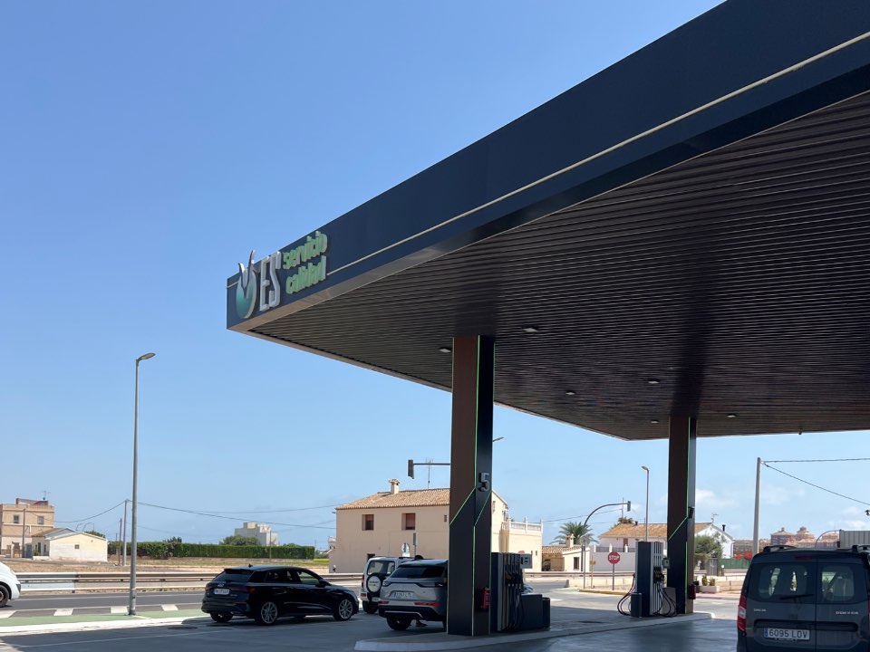 "ES"-Qualitätsdienst - Tankstelle – 1