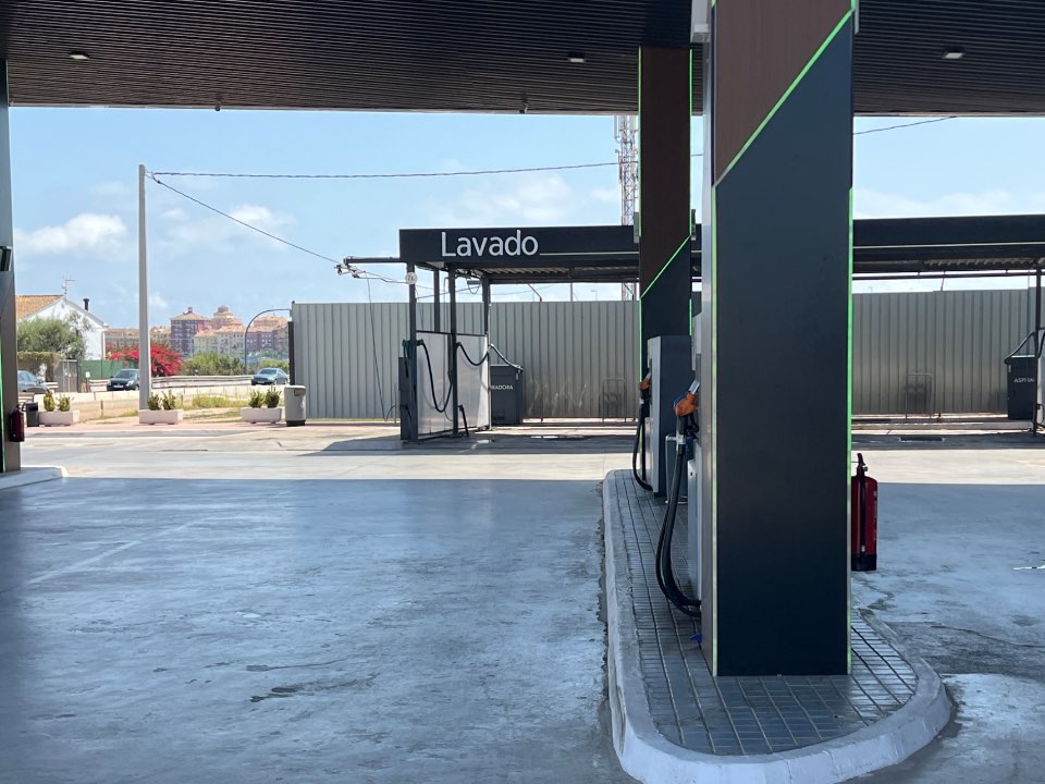 "ES"-Qualitätsdienst - Tankstelle – 2