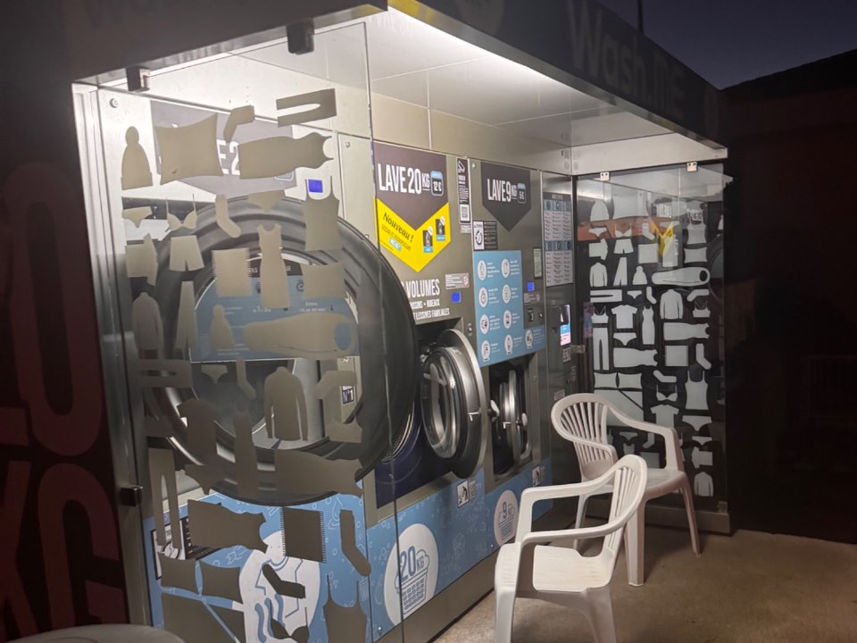 Tankstelle mit Service – 2