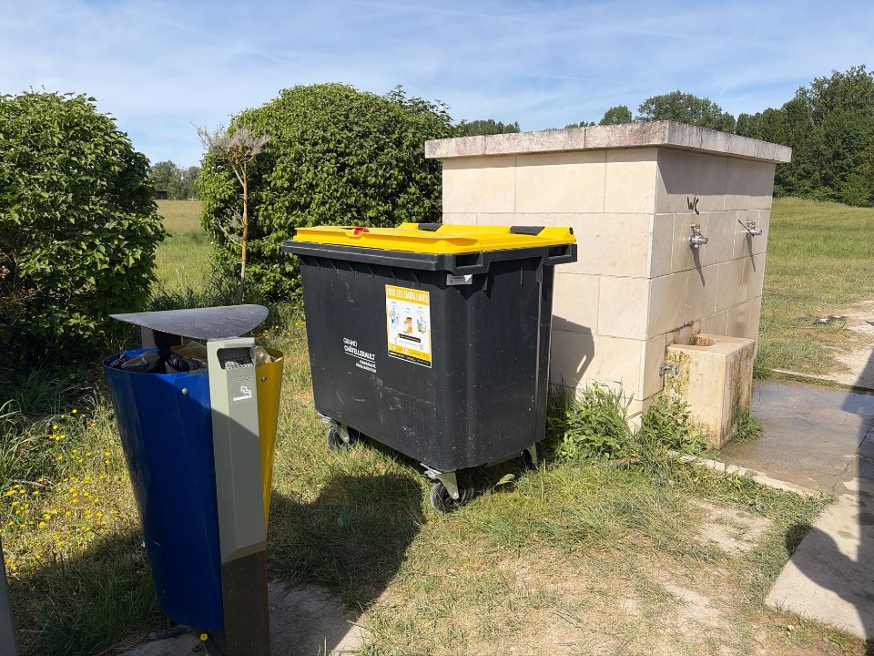 Ort mit Parkplatz – 1