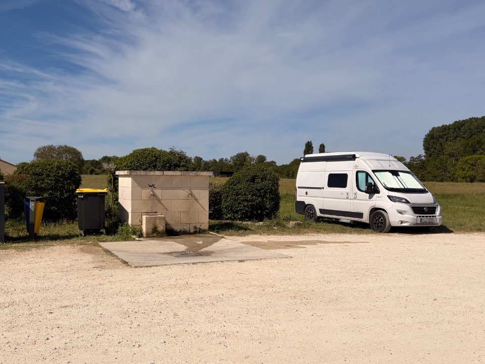 Ort mit Parkplatz – 3