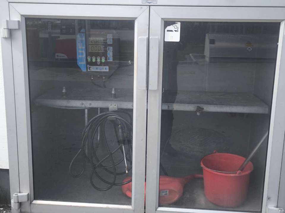 Wasser an der Tankstelle – 1