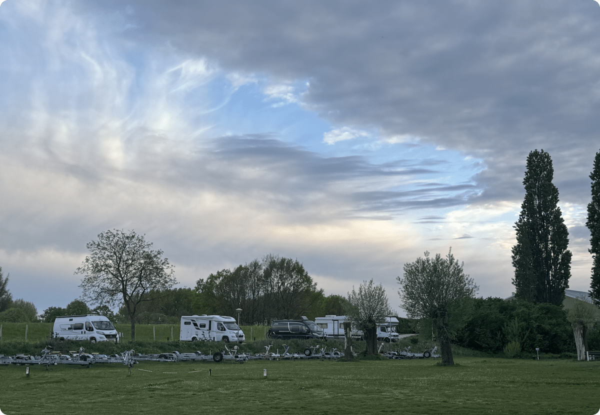 Freistehen & Wildcampen in den Niederlanden: Regeln, Alternativen & Tipps