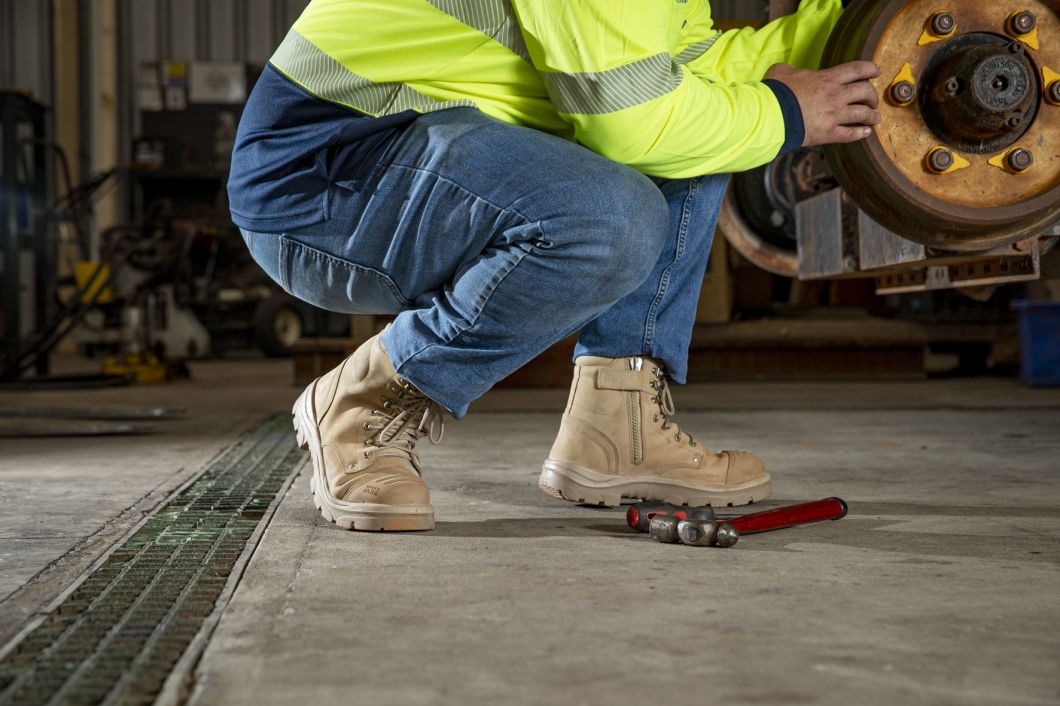 steel blue work boots for tradies