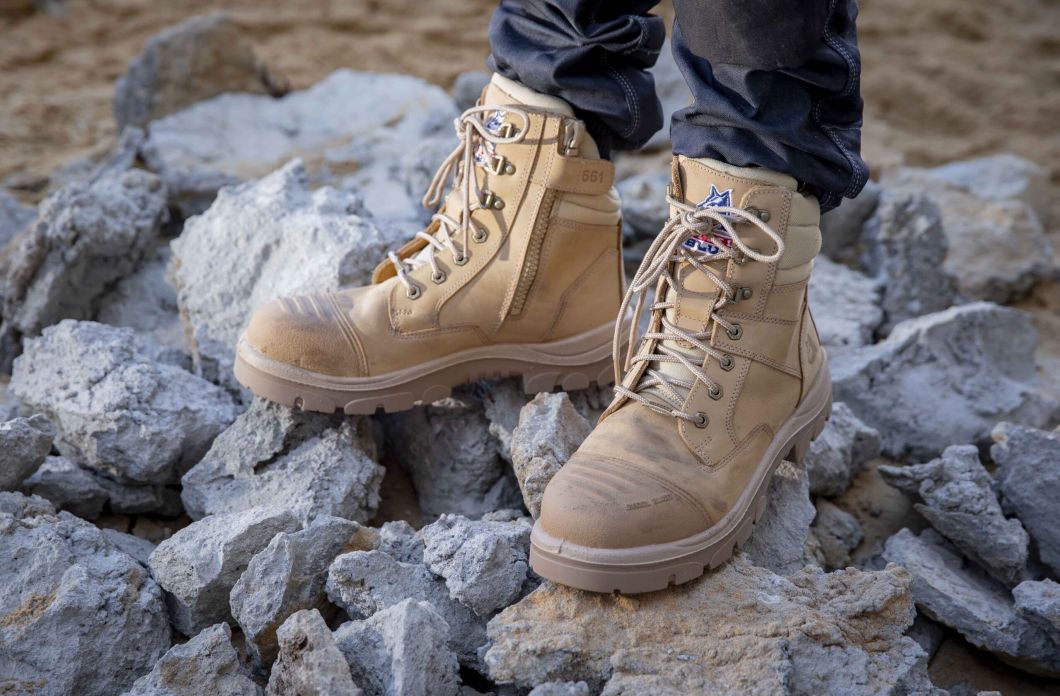 4 Benefits Of Side-Zip Work Boots