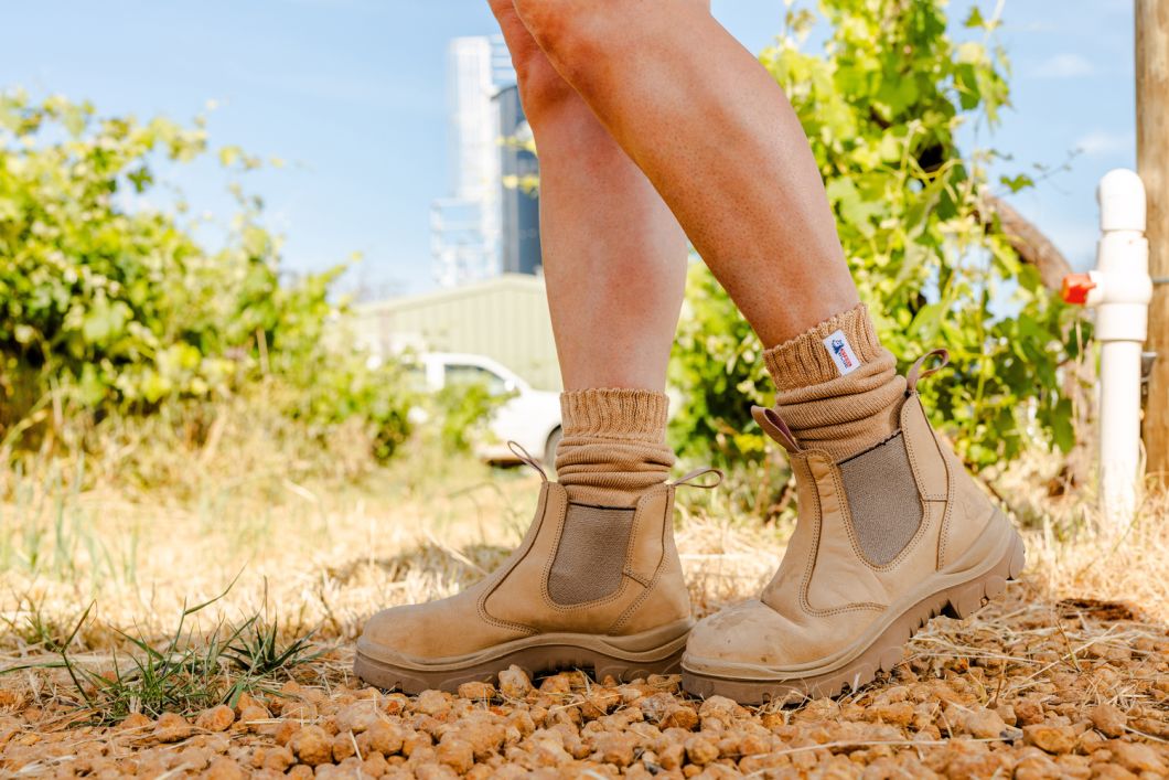 STeel Blue - Hobart Ladies: Soft Toe Shoes Sand Color