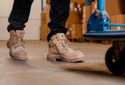 How To Choose Between Work Boot Fastening Styles and Features