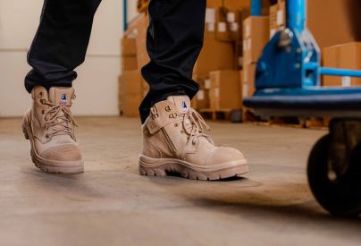 How To Choose Between Work Boot Fastening Styles and Features