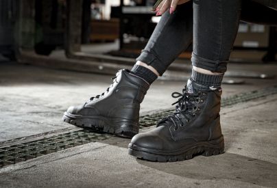 LACING GUIDE: </br> How to lace your boots for maximum comfort and safety