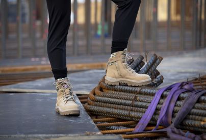 How women’s work boots differ (and why a good fit matters)