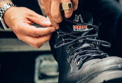 Why you should try on work boots before buying