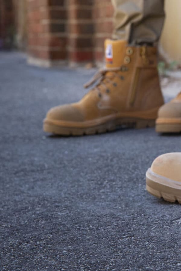 Ladies Southern Cross Zip Sand Coloured work boots