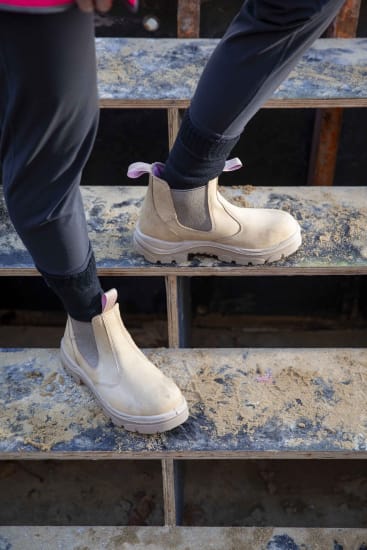 view sole of the boot
