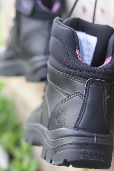 view sole of the boot