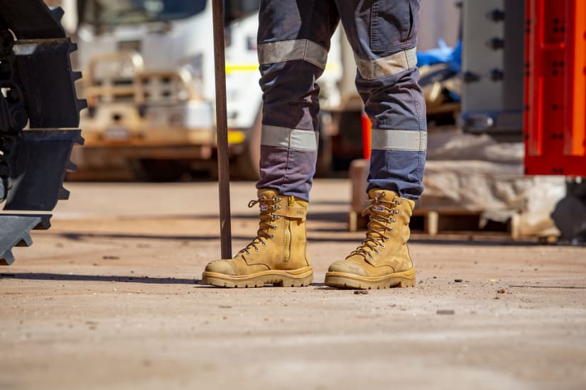 Steel Blue high leg work boots | Portland Zip: Scuff Cap