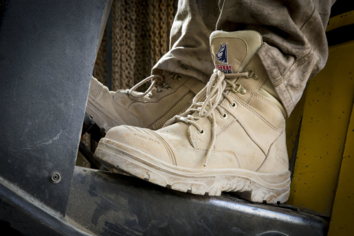 Southern-Cross-Sand-Mens-Landscape-Truck