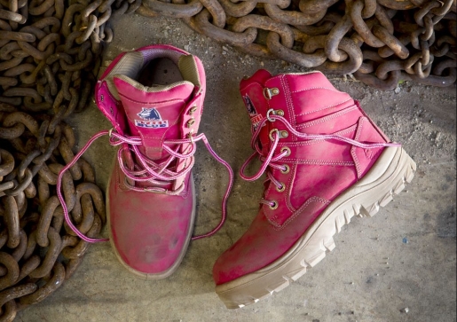 The Breast Cancer Site Size 9 Steel Shank Rain boots Pink and Black