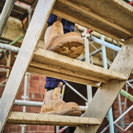 Plumber wearing hobart pull-on safety boots