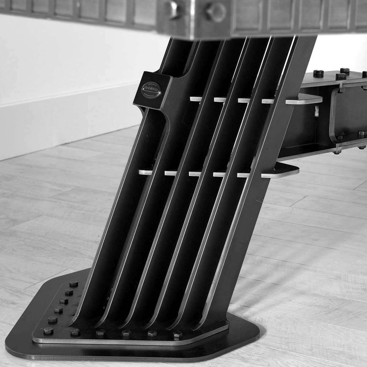 SV-PILOT-TABLE-LEG