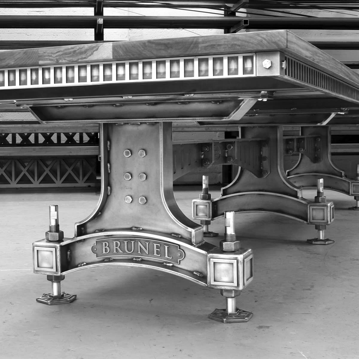 SV-BRUNEL-TABLE-LEG