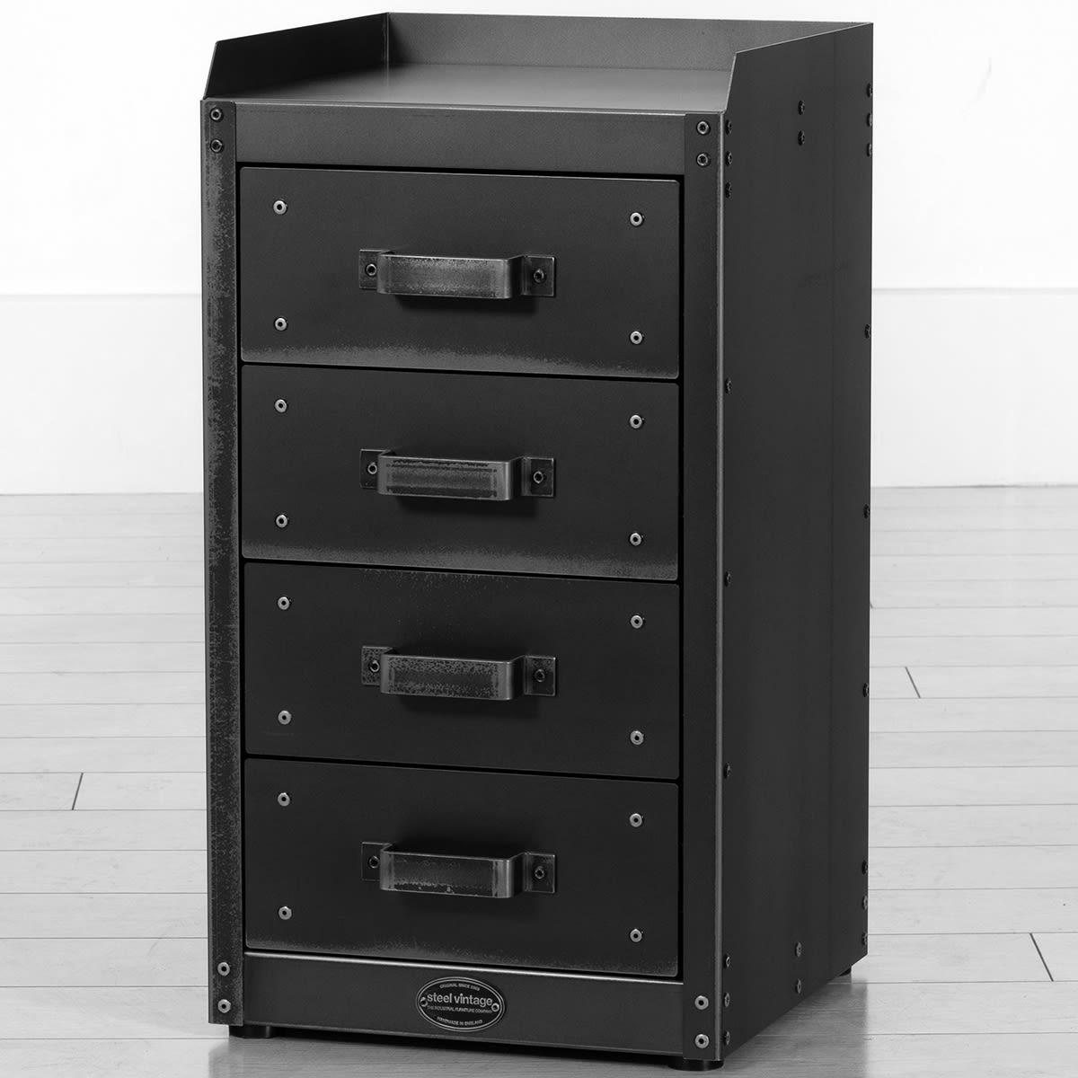 SV-FACTORY-UNIT-2-4DRAWER-CLOSEUP-001