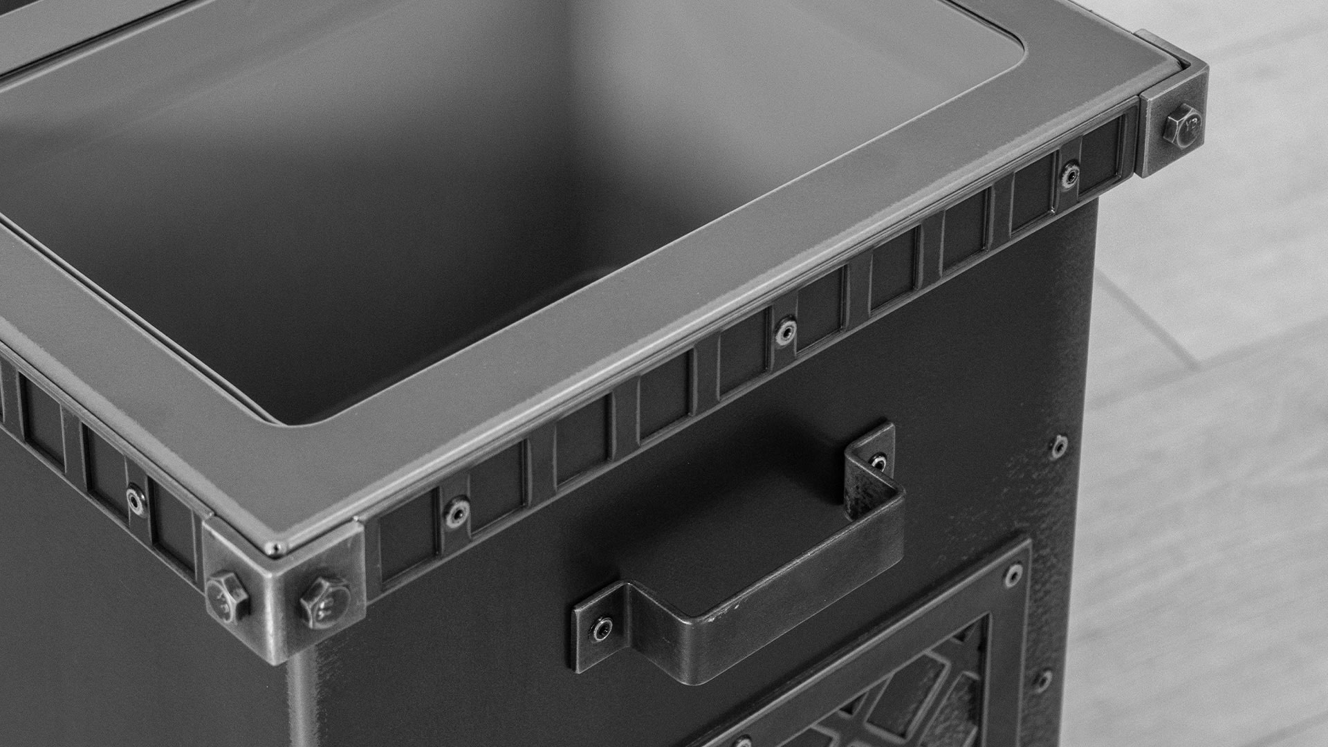 STEEL VINTAGE BRUNEL PAPER BIN