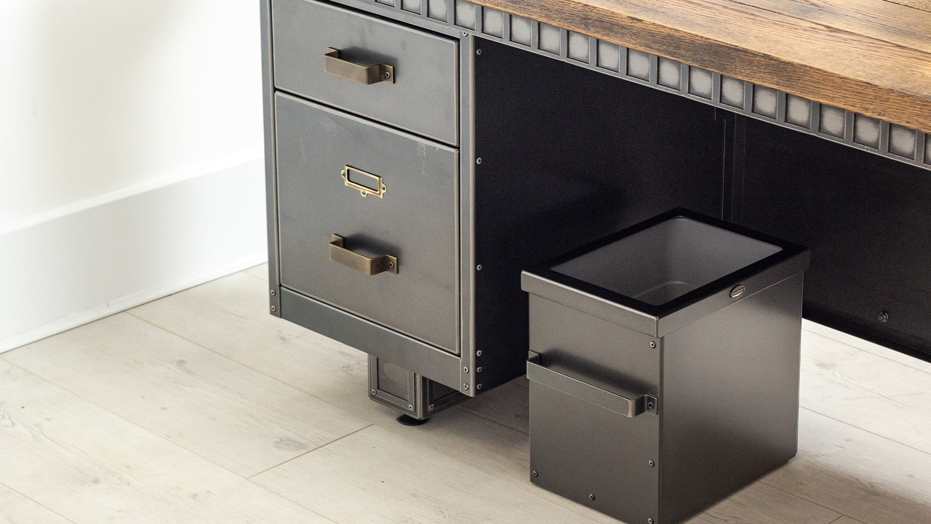 STEEL VINTAGE BRUNEL CORNER PEDESTAL DESK