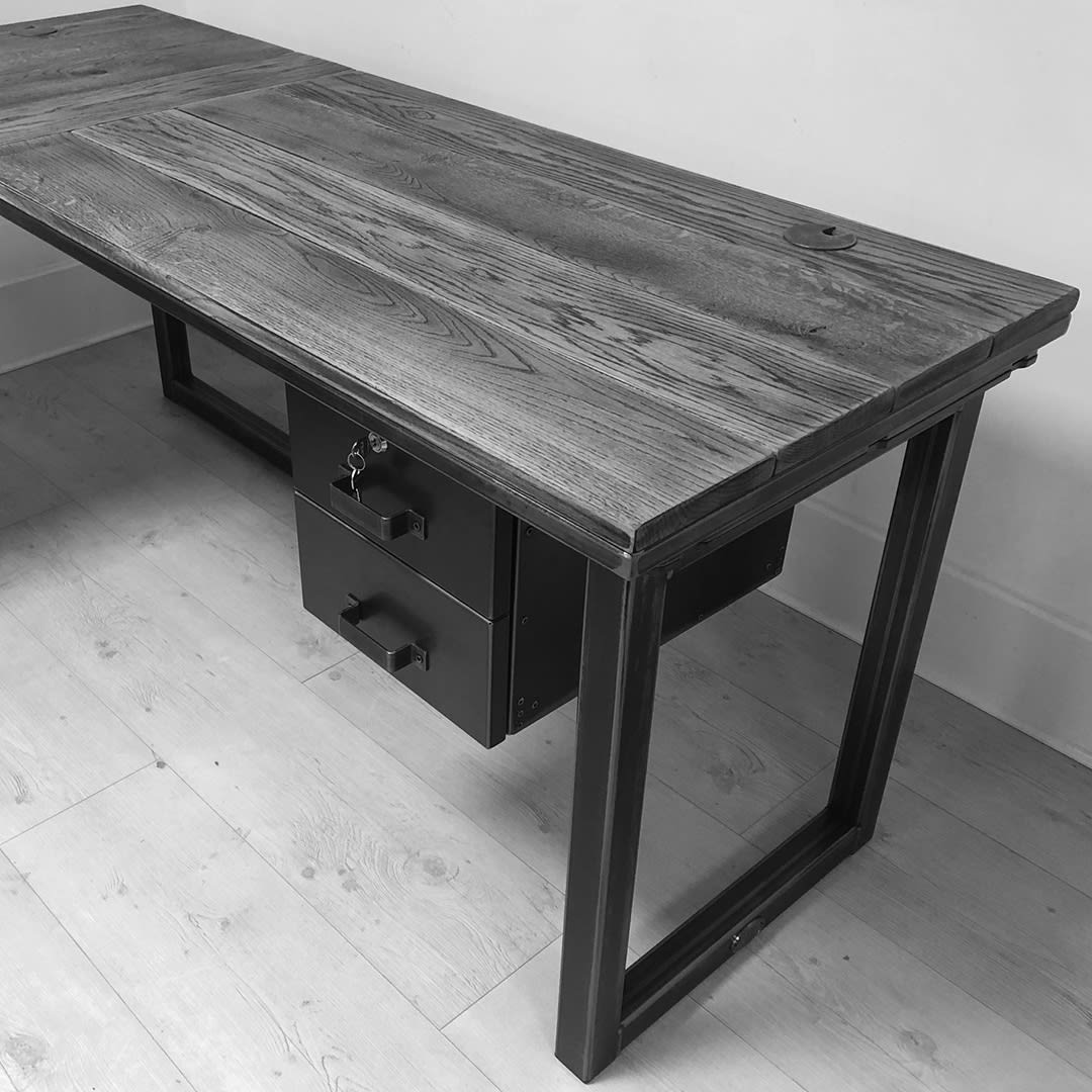 SV Blacksmiths Corner Desk b/w