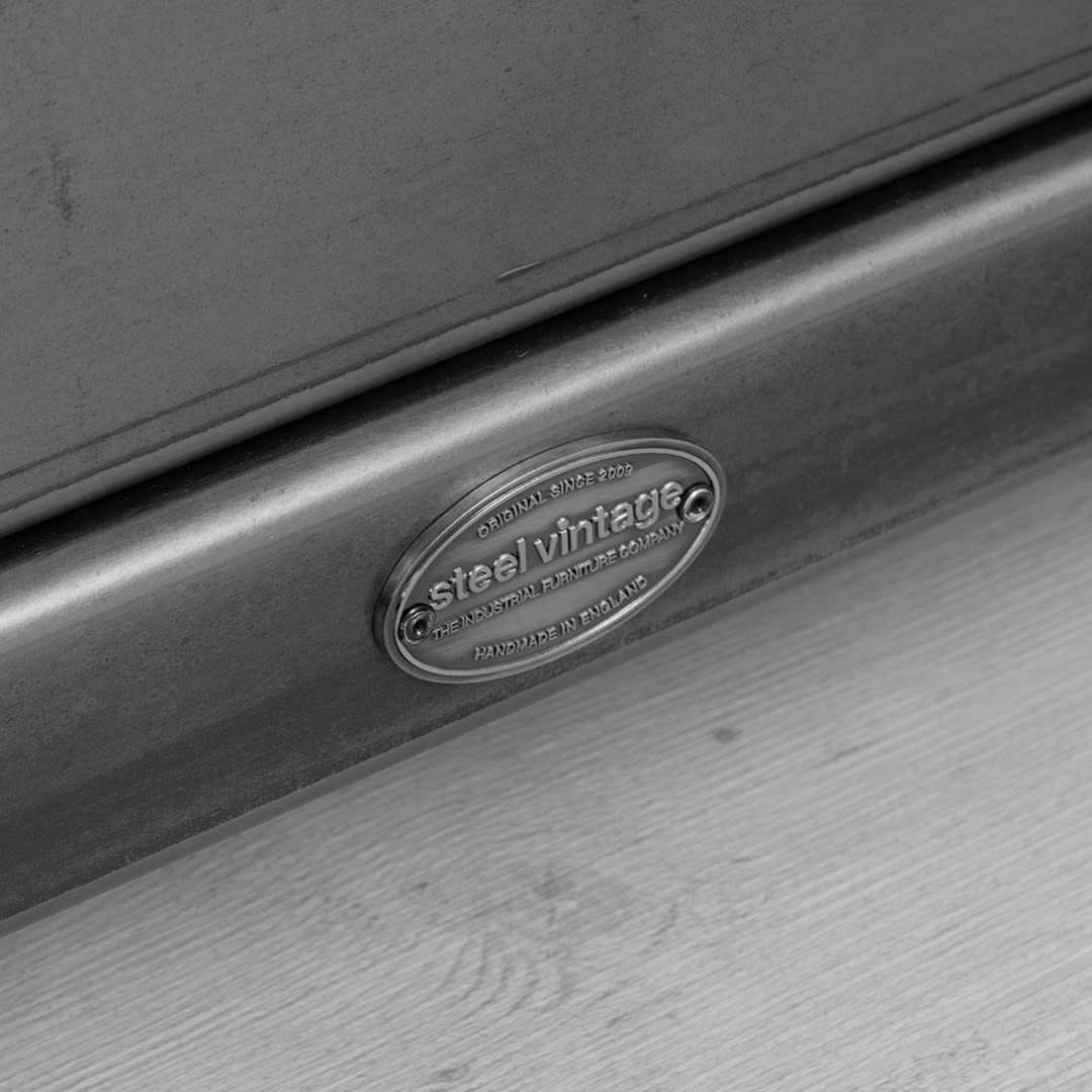 SV-SIXTY-SIXTY-BED-V6-BADGE